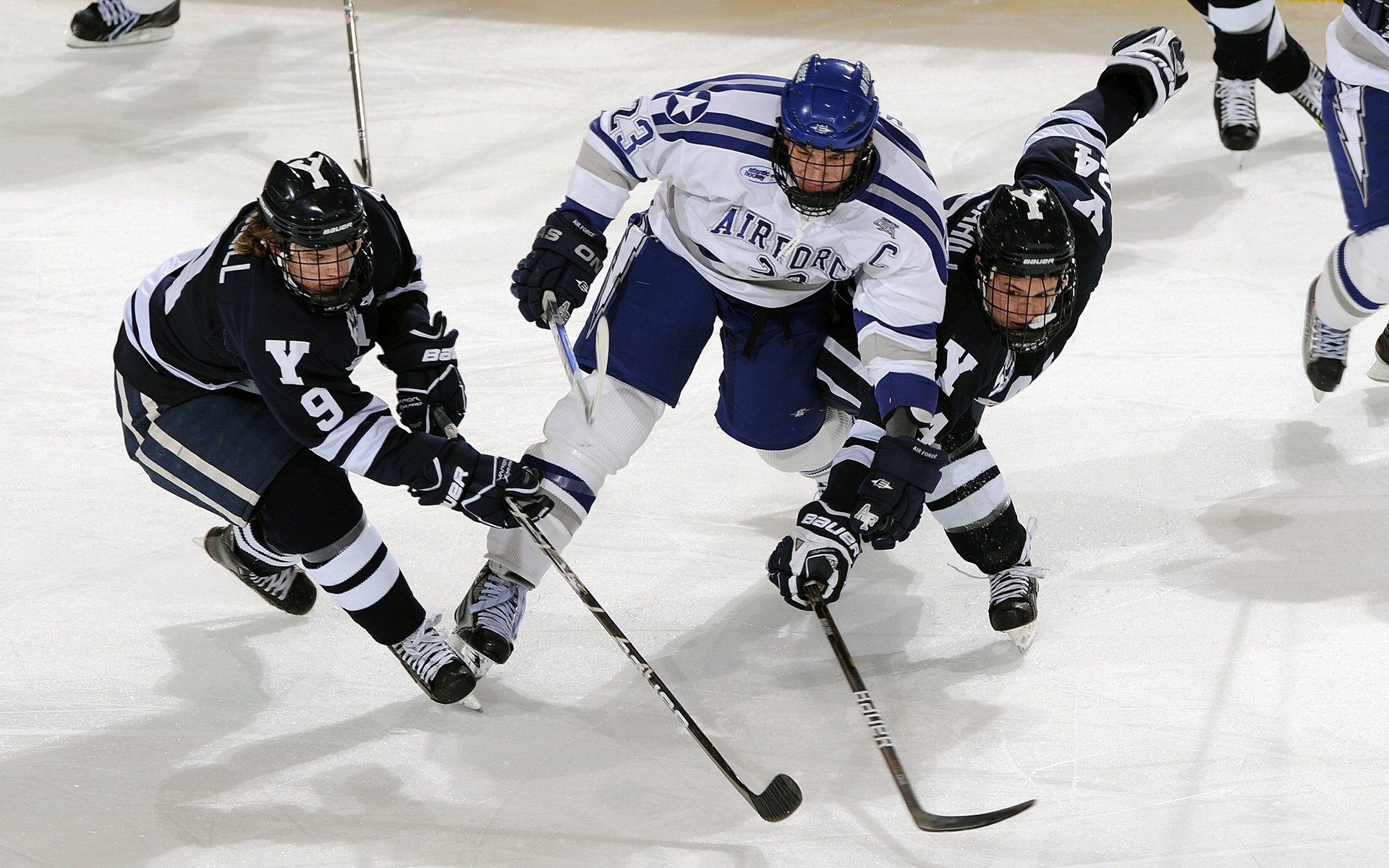 中超球迷助威现场气氛火爆，中超助攻榜2020