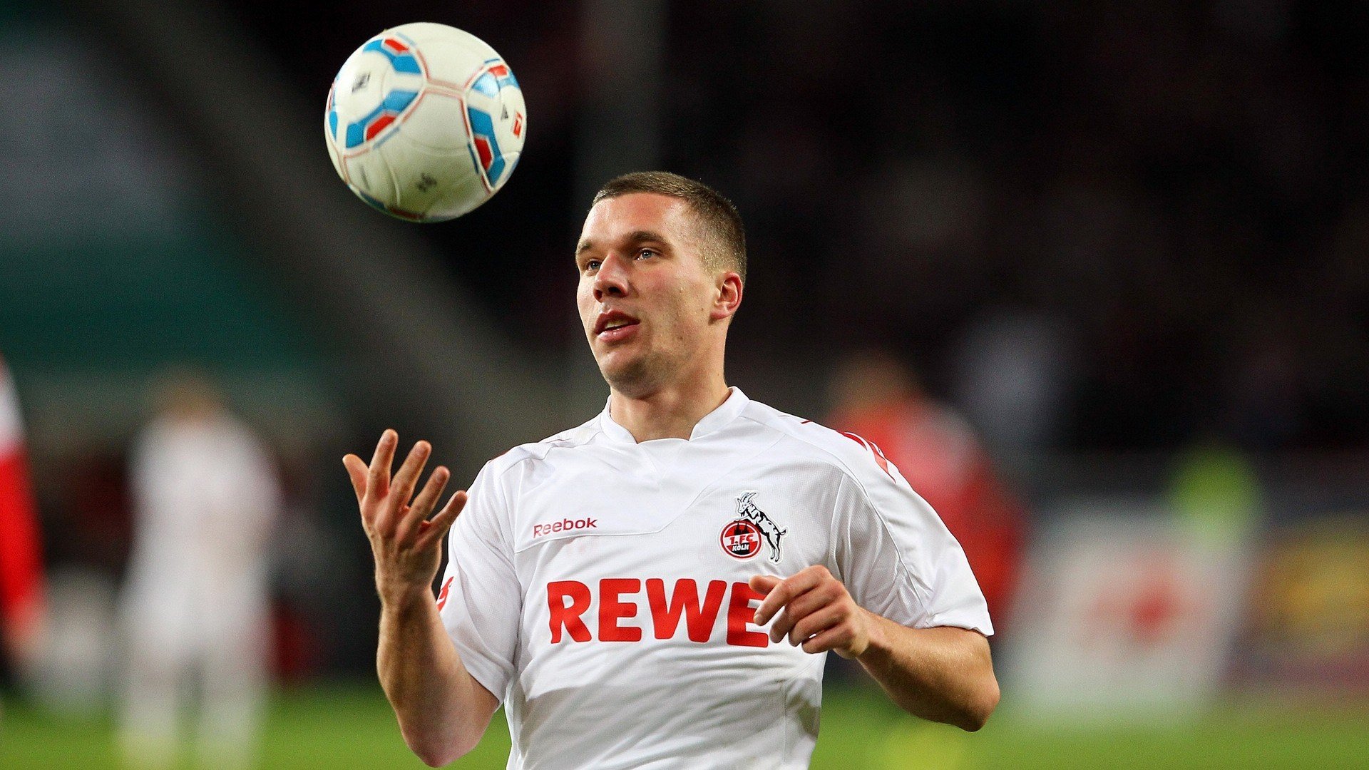 季后赛“炸裂表现”TOP10，回顾那些令人肾上腺素飙升的瞬间！